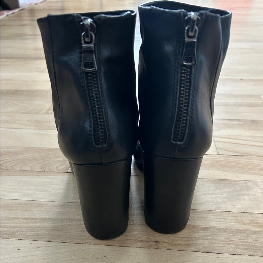 Steve Madden Black Leather Ankle Boots Women’s Size 7 Block Heel Booties - Picture 4 of 7